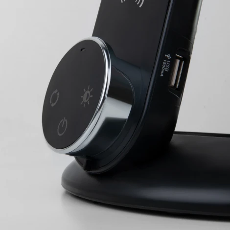 Офисная настольная лампа с беспроводным ЗУ складываемая Eurosvet Action 80428/1 черный (LED, 220V, диммер, сенсорный выключатель)