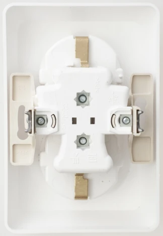 Розетка встраиваемая двойная с заземлением (белый) Systeme Electric Etude PC16-107B