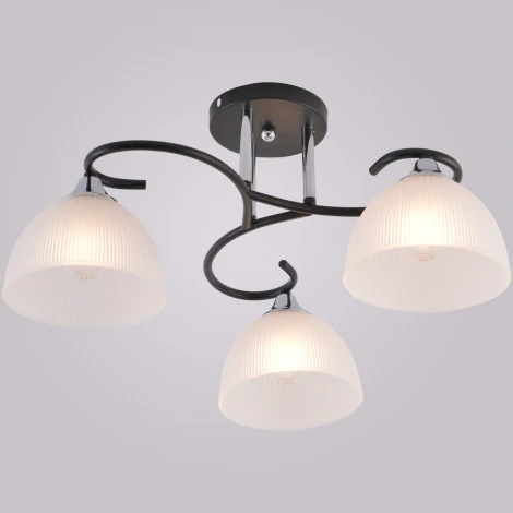 Потолочная люстра на штанге Reluce 01635-0.3-03 BK+CR