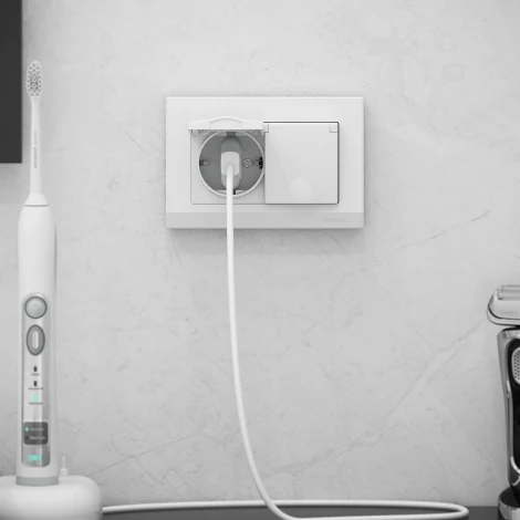 Розетка двойная влагозащ. с зазем. с защит. крышками и шторками (белый) Werkel W1172201 (a057276)