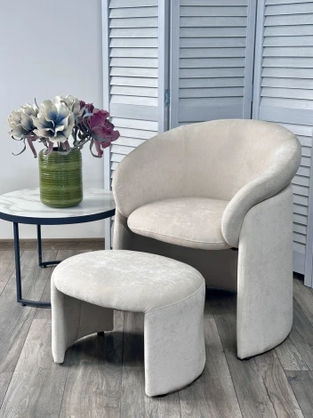 Кресло+оттоманка ХАГ (HUG) цвет AT5139-09 Св. бежевый, ткань/каркас металл в обивке, ®DISAUR M-City 64575