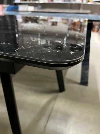 Стеклянный стол M-City АРУБА 140 ЧЕРНЫЙ МРАМОР, стекло / черный каркас