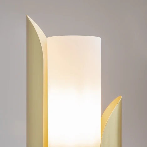 Интерьерная настольная лампа Maytoni Сipresso Z014TL-01G (220V, выключатель)