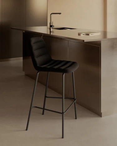 Полубарный стул Zunilda из черной синели и стали с матовой черной отделкой, высота сиденья 65 см. La Forma (ex Julia Grup) арт.166655