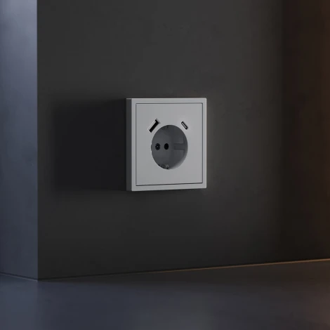Накладка для розетки с заземлением и защитными шторками с USB A+C (серый) Voltum S70 VLS001016