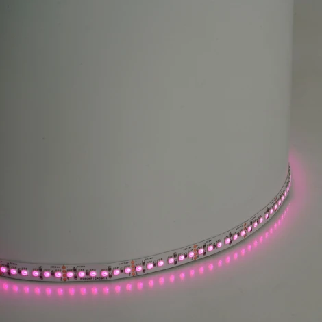 Светодиодная LED лента 180SMD(5050)/м 16Вт/м 24V RGB IP20 Feron LS502 51824