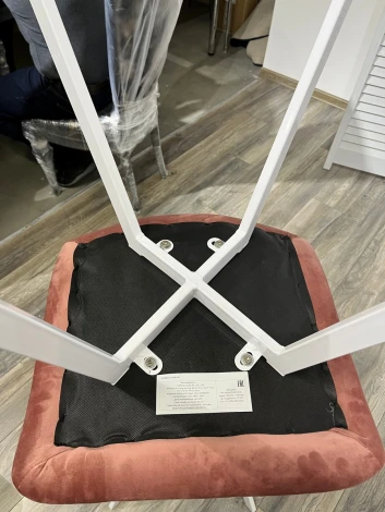 Обеденный стул M-City DAIQUIRI BLUVEL-52 PINK / белый каркас, велюр