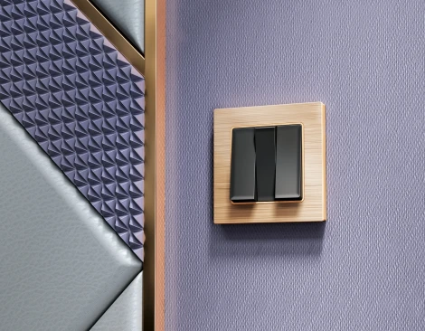 Рамка Ambrella Volt ALFA Platos (Шампань Металл шлифованный) 3-ая AF550303