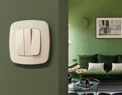 Лицевая панель Ambrella Volt OMEGA (Бежевый глянец) для 3-клавишных выключателей QUANT OP3050