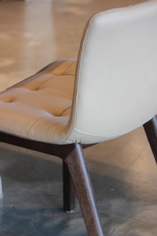 Стул KUGA 40.37 (ELM L008 WOODS/ TR505 белый , экокожа) M-City 40,37