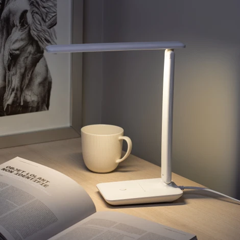 Офисная настольная лампа светодиодная складываемая ЭРА NLED-508-7W-W (220V, выключатель)