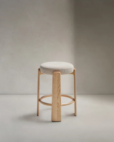 Granite Полубарный табурет из бежевого шенилла и массива ясеня в натуральной отделке 65 см La Forma (ex Julia Grup) 420259