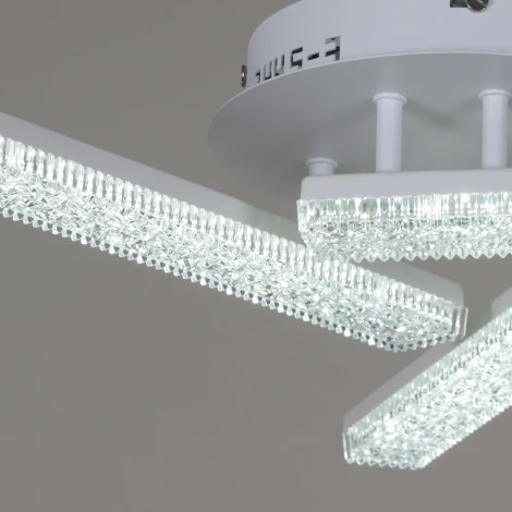 Потолочная люстра светодиодная на штанге Reluce 03445-3.3-03C WH (220V)