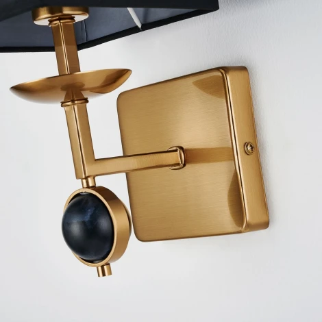 Бра Favourite Diva 2822-1W (220V, куб)