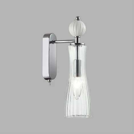 Бра с выключателем Lumion Emily 8268/1W хром/белый/прозрачный, металл/керамика/стекло Е14 1*40W 220V