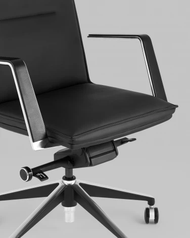 Кресло офисное TopChairs Arrow черный