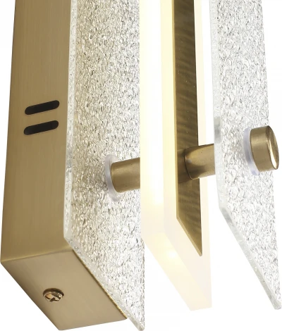 Настенный светильник ST Luce Fagy SL6245.201.01 золотистый/Прозрачный LED 1*8W 4000K (220V)