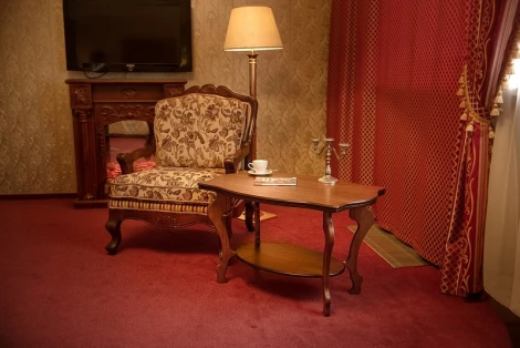 Стол журнальный Берже 1 средне-коричневый от фабрики Mebelik