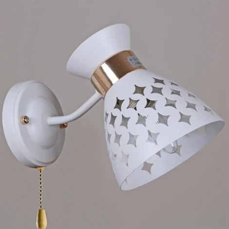 Бра с выключателем Reluce 01579-3.2-01 WH+FGD (220V)