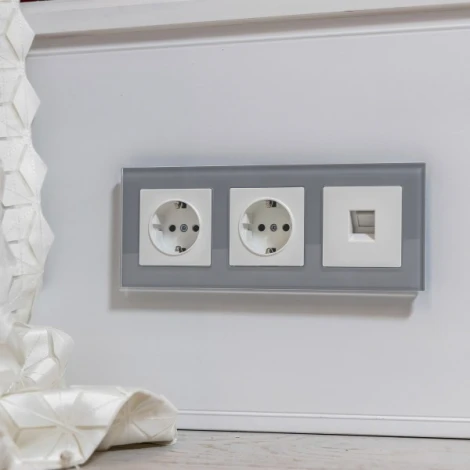 Рамка на 3 поста Favorit (серый,стекло) Werkel W0031115 (a050963)