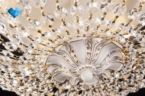 Потолочная люстра Eurosvet 3298 3298/5 белый с золотом / прозрачный хрусталь