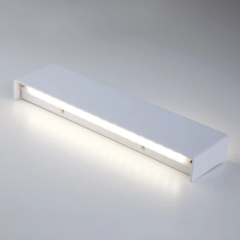 Настенный светильник Eurosvet Straight 40131/1 LED белый