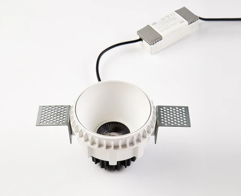 Встраиваемый светильник под гипсокартон Italline IT08-8021 white 3000K (LED, 220V, круглые)