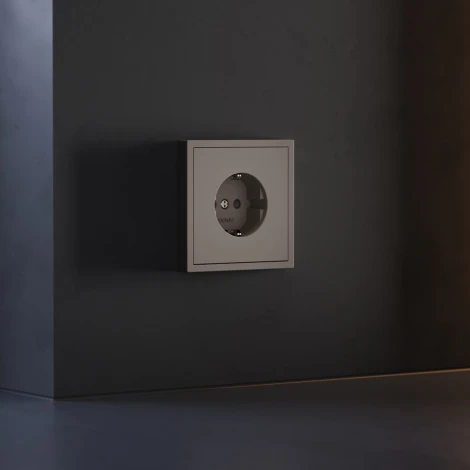 Накладка для розетки с заземлением и защитными шторками (капучино) Voltum S70 VLS000714