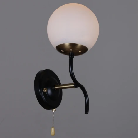 Бра с выключателем Reluce 36364-0.2-01 BK+COP (220V, шар)