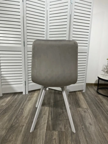 Обеденный стул M-City DAIQUIRI BLUVEL-03 LIGHT GREY / белый каркас, велюр