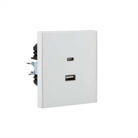 Розетка USB-A+Type-C 3А с функцией быстрой зарядки жемчуг Kranz Strong KR-78-0734-4
