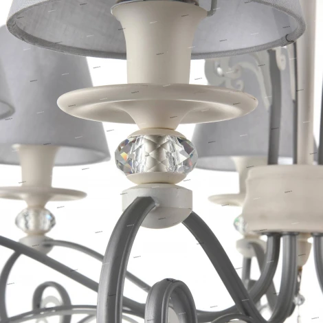 Потолочная люстра Maytoni Wings ARM993-PL-07-W