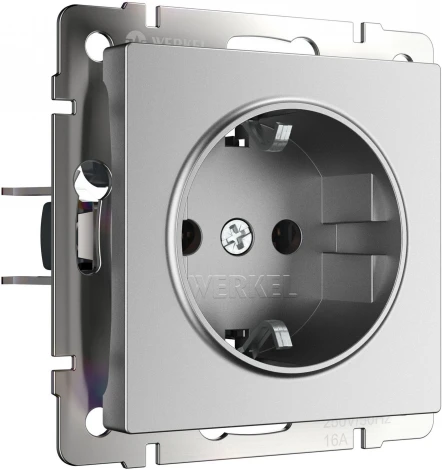 Розетка с заземлением и шторками (серебряный матовый) Werkel W1171165 (a063613)