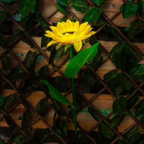 Садовый светильник на солнечной батарее «Подсолнух». 8 светодиодов, 1*АА Ni-Mh аккумулятор в/к. IP44 Uniel USL-S-814/PT700 SUNFLOWER