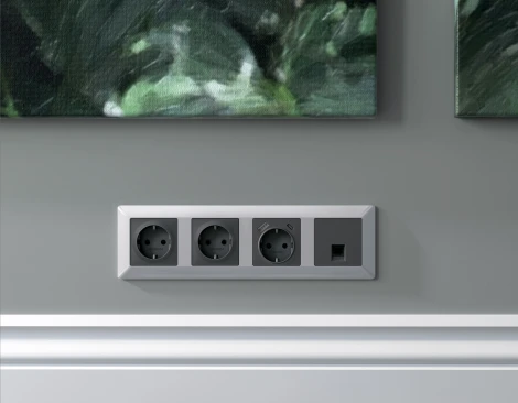 Рамка Ambrella Volt ALFA Line (Серебро глянец) 5-ая AF110405