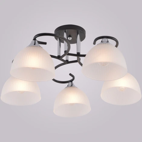 Потолочная люстра на штанге Reluce 01635-0.3-05 BK+CR