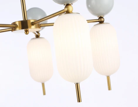 Потолочная люстра на штанге Ambrella High Light LH53104 (220V, шарики)