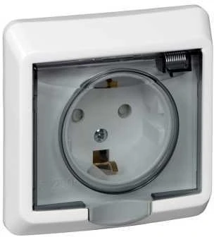 Розетка встраиваемая с заземлением, шторками и крышкой (белый) IP44 Systeme Electric Этюд PC16-044B