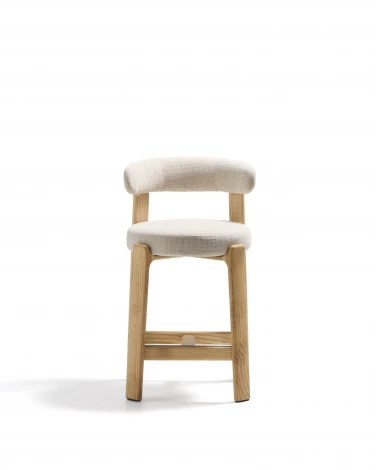 Полубарный стул Granite из бежевого шенилла и ясеня с натуральной отделкой 65 см La Forma (ex Julia Grup) 301967