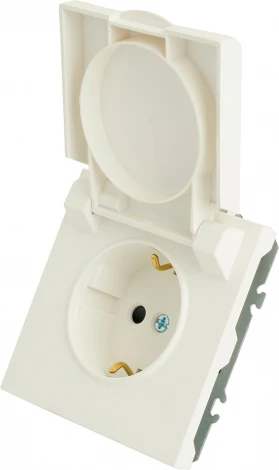 Розетка с заземлением и защитной крышкой (белый) Stekker Эмили 49881