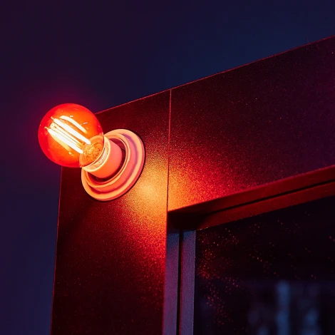 Лампочка светодиодная шар красная E14 5W Uniel LED-G45-5W/RED/E14 GLA02RD