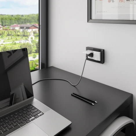 Розетка двойная влагозащ. с зазем. с защит. крышками и шторками (белый) Werkel W1172201 (a057276)