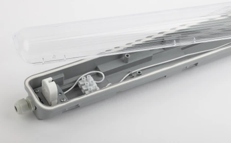 Настенно-потолочный линейный светильник ЭРА SPP-101-0-001-060 (220V, IP65)