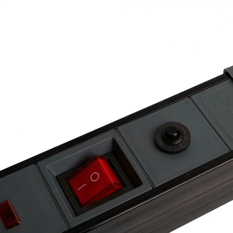 Сетевой фильтр 6-и местный с заземлением 3 метра (черный) Stekker Techno 50160