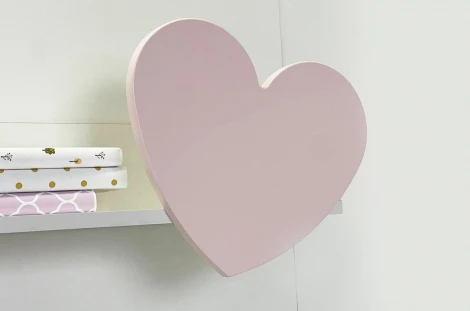 Полка навесная Сердечко Mebelson (ЛДСП,МДФ/Светлое дерево,Розовый) арт.PS-01.3095