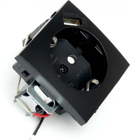 Розетка с заземлением, шторками и USB (черный) Stekker Эрна 49155
