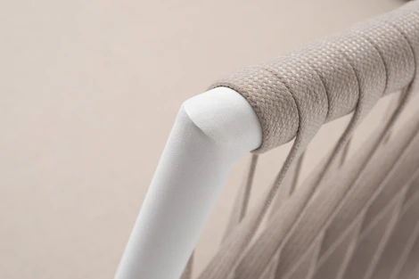 "Касабланка" кресло плетеное из роупа, каркас алюминий белый муар, роуп бежевый 20мм, ткань бежевая 15052 4SIS арт.УТ-00009935