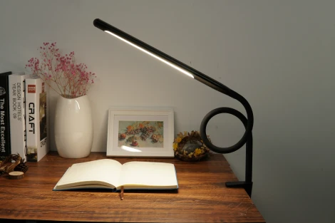 Настольная лампа на струбцине Donolux Kaa T111043TW1B (LED, 220V, сенсорный выключатель)