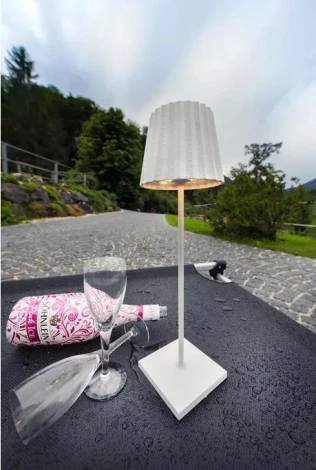 Интерьерная настольная лампа светодиодная с аккумулятором Ubiqua Plissè 189201 (регулировка яркости, сенсорный выключатель, IP54)