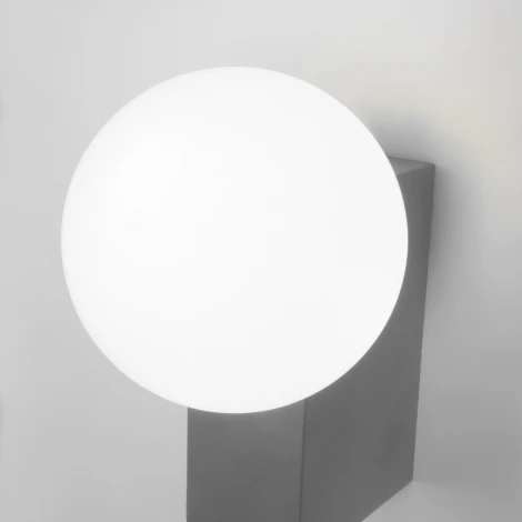 Уличный настенный светильник Elektrostandard Gravity 35166/U a063377 (220V, шар, IP54)